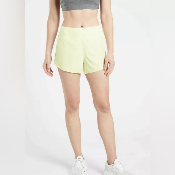 Athleta Run With It 3.5” Short in Tequila Green. New with tags, size Large. - Picture 2 of 8